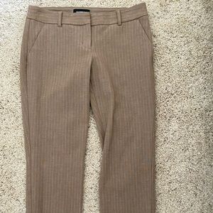 Express Columnist Ankle low rise pant, Size 4.
